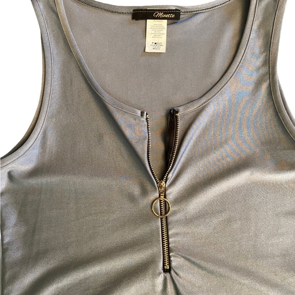 Half Zip fitted Body Suit with snap closure - Picture 2 of 5